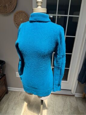 100% Cashmere Turtleneck Sweater Women’s Size M Soft Luxury Knit 🩵